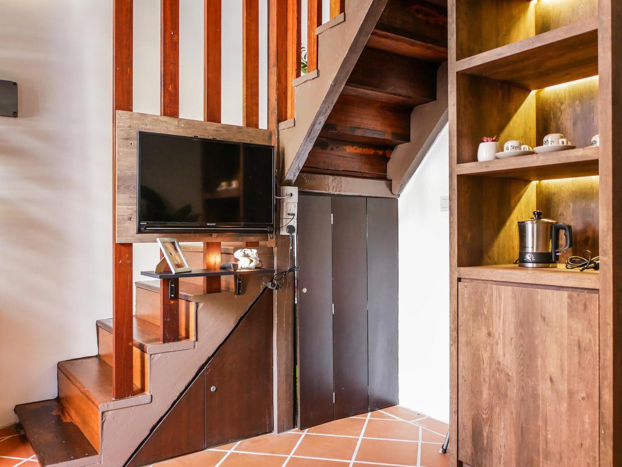 Carnarvon Antique Loft Penginapan *